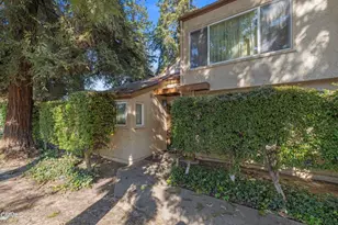 22330 Victory Blvd, Los Angeles, CA 91367 - Photo 2