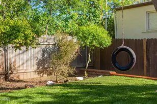 524 Glen Holly Dr, Pasadena, CA 91105 - Photo 28