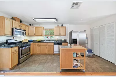 8950 Oswego Street, Sunland, CA 91040 - Photo 8