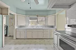 3273 Country Club Dr, Los Angeles, CA 90019 - Photo 12