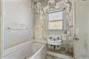 3273 Country Club Dr, Los Angeles, CA 90019 - Photo 22