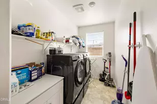 9019 Black Thorn St, Jurupa Valley, CA 92509 - Photo 20