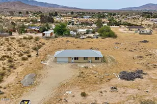 9210 Cherokee Trail, Lucerne Valley, CA 92356 - Photo 24