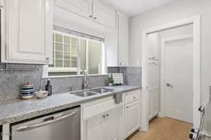 1202 1st St, Hermosa Beach, CA 90254 - Photo 8