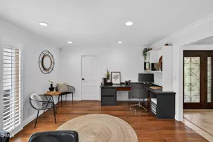 9325 9327 La Shell Dr, Tujunga, CA 91042 - Photo 14