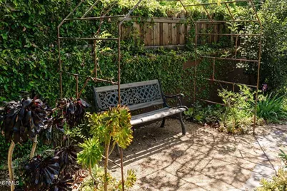 1300 Meadowbrook Road, Altadena, CA 91001 - Photo 42