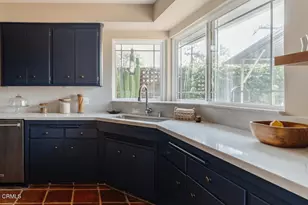 1300 Meadowbrook Rd, Altadena, CA 91001 - Photo 18