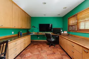 1300 Meadowbrook Rd, Altadena, CA 91001 - Photo 44