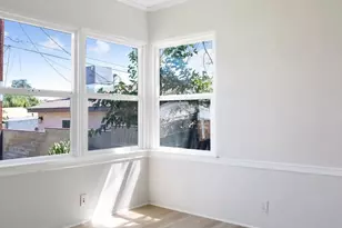 640 E Elmwood Ave, Burbank, CA 91501 - Photo 12