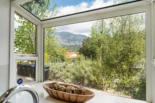 3818 Cedarbend Dr, Glendale, CA 91214 - Photo 16