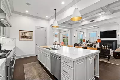 100 S Orange Grove Boulevard #302, Pasadena, CA 91105 - Photo 12