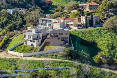 3874 W Point Drive, Los Angeles, CA 90065 - Photo 42