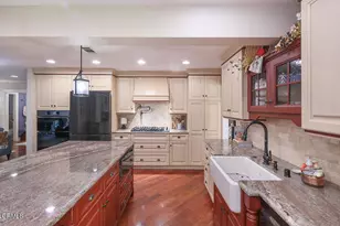 20530 Lisa Gail Dr, Santa Clarita, CA 91350 - Photo 14