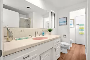 253 Redwood Dr, Pasadena, CA 91105 - Photo 32