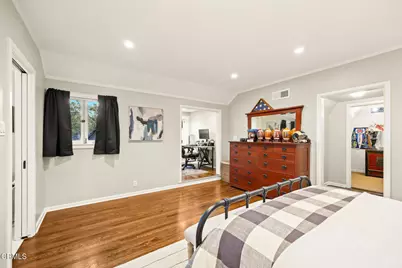 555 Meadow Grove Street, La Canada Flintridge, CA 91011 - Photo 44