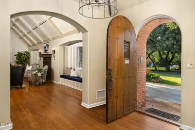 555 Meadow Grove Street, La Canada Flintridge, CA 91011 - Photo 8