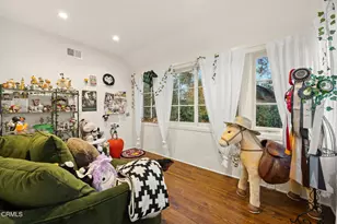 555 Meadow Grove St, La Canada Flintridge, CA 91011 - Photo 52