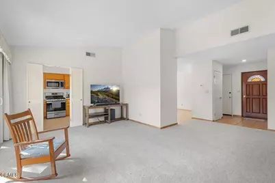 25530 Meadow Mont Street, Valencia, CA 91355 - Photo 6