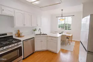 18114 Flynn Dr, Santa Clarita, CA 91387 - Photo 4