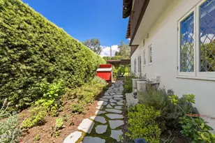 534 Vallombrosa Dr, Pasadena, CA 91107 - Photo 52
