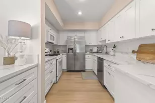 395 S Oakland Ave, Pasadena, CA 91101 - Photo 22