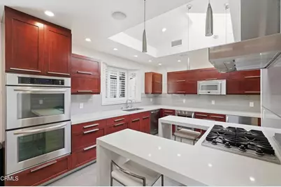 2303 Hillhurst Avenue, Los Angeles, CA 90027 - Photo 22