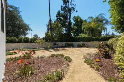 2303 Hillhurst Avenue, Los Angeles, CA 90027 - Photo 58