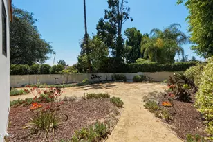 2303 Hillhurst Ave, Los Angeles, CA 90027 - Photo 58