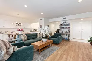 385 S Oakland Ave, Pasadena, CA 91101 - Photo 4