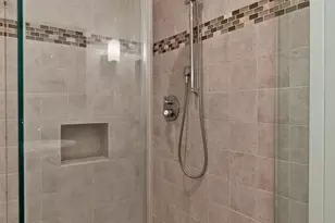 385 S Oakland Ave, Pasadena, CA 91101 - Photo 12