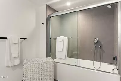 2608 Honolulu Avenue #208, Montrose, CA 91020 - Photo 16