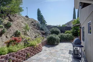 9010 Mulberry Dr, Sunland, CA 91040 - Photo 32