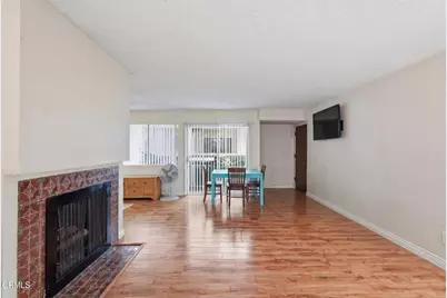12940 Riverside Drive #106, Los Angeles, CA 91423 - Photo 10