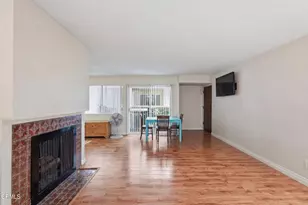 12940 Riverside Dr, Los Angeles, CA 91423 - Photo 10