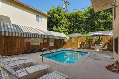 12321 Riverside Drive #204, Valley Village, CA 91607 - Photo 6