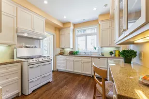 704 S Oakland Ave, Pasadena, CA 91106 - Photo 20