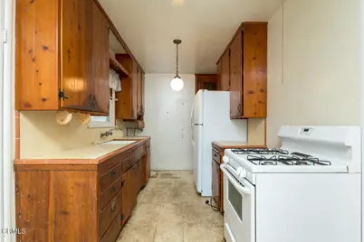 10611 Redmont Avenue, Tujunga, CA 91042 - Photo 10