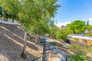 10272 Willow Springs Ln, Sunland, CA 91040 - Photo 42
