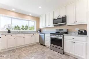 10272 Willow Springs Ln, Sunland, CA 91040 - Photo 16
