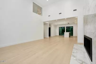 244 S Gramercy Place, Los Angeles, CA 90004 - Photo 2