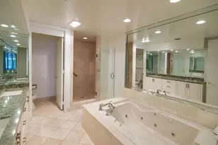 1260 S Beverly Glen Blvd, Los Angeles, CA 90024 - Photo 16