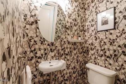 2061 N Roosevelt Avenue, Altadena, CA 91001 - Photo 24