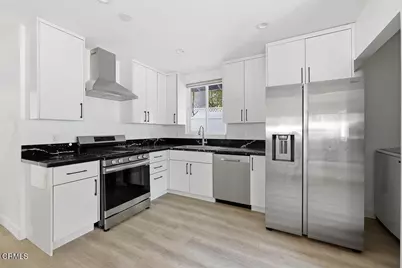 15113 Calle Los Elegantes, Santa Clarita, CA 91390 - Photo 12