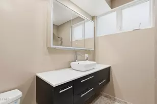 5270 Bellingham Ave, Los Angeles, CA 91607 - Photo 24