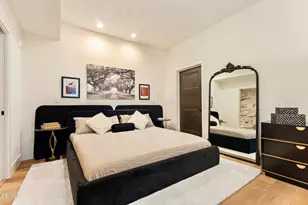 139 S Oak Knoll Ave, Pasadena, CA 91101 - Photo 12