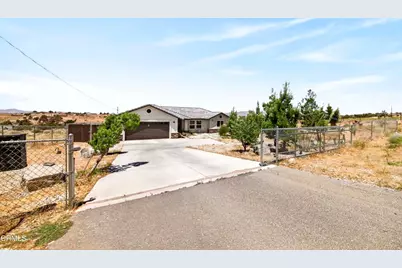 22422 Roundup Way, Apple Valley, CA 92308 - Photo 34