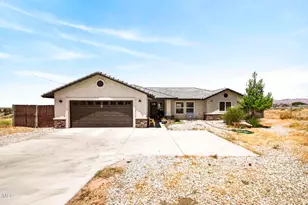 22422 Roundup Way, Apple Valley, CA 92308 - Photo 2
