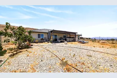 22422 Roundup Way, Apple Valley, CA 92308 - Photo 24