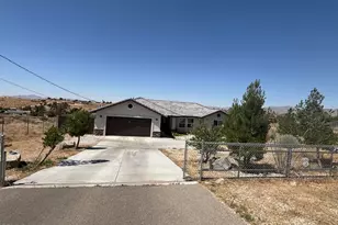 22422 Roundup Way, Apple Valley, CA 92308 - Photo 2