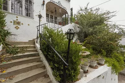3911 De Longpre Avenue, Los Angeles, CA 90027 - Photo 8